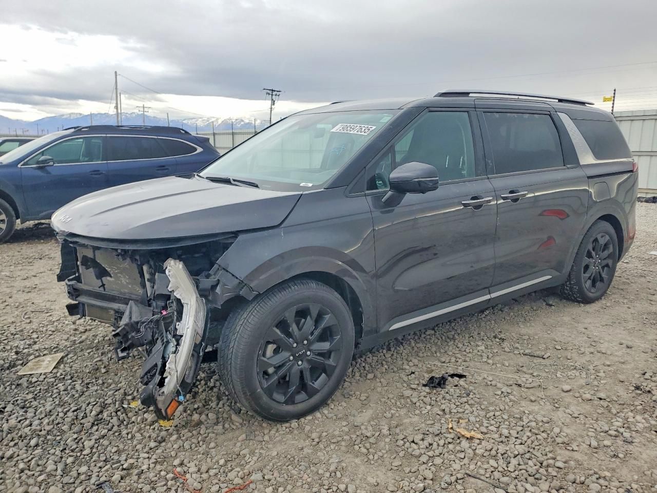 2023 KIA Carnival sx