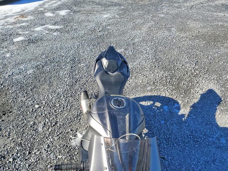 2025 Kawasaki ZX1002 T