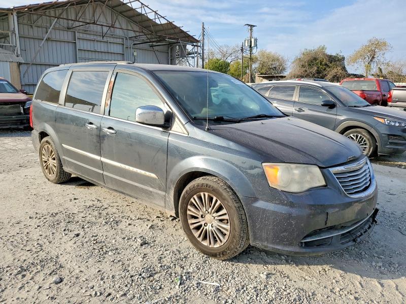 2014 Chrysler Town & Country Touring l