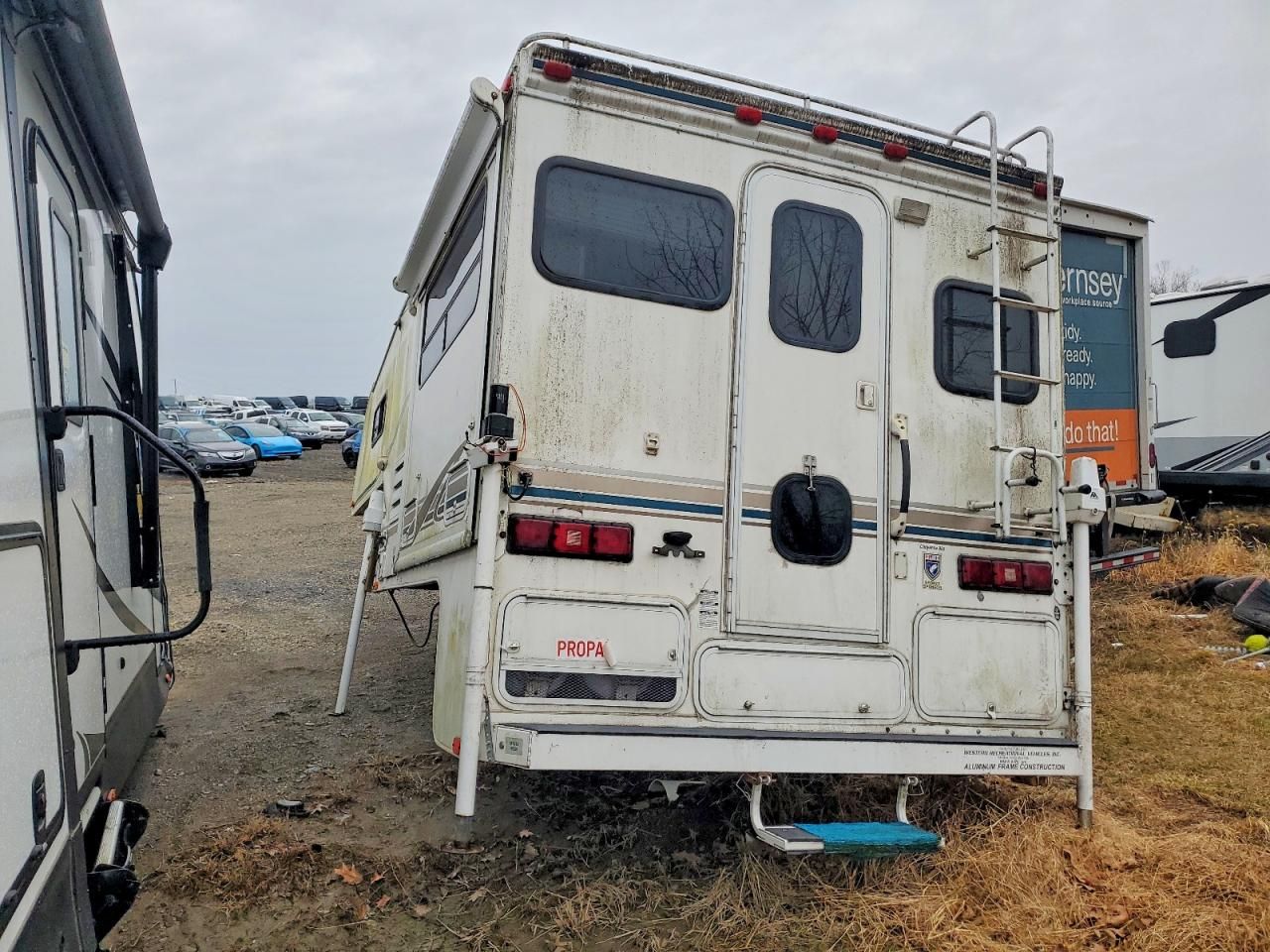 2004 Other 2004 'OTHER RV' Truck CAP