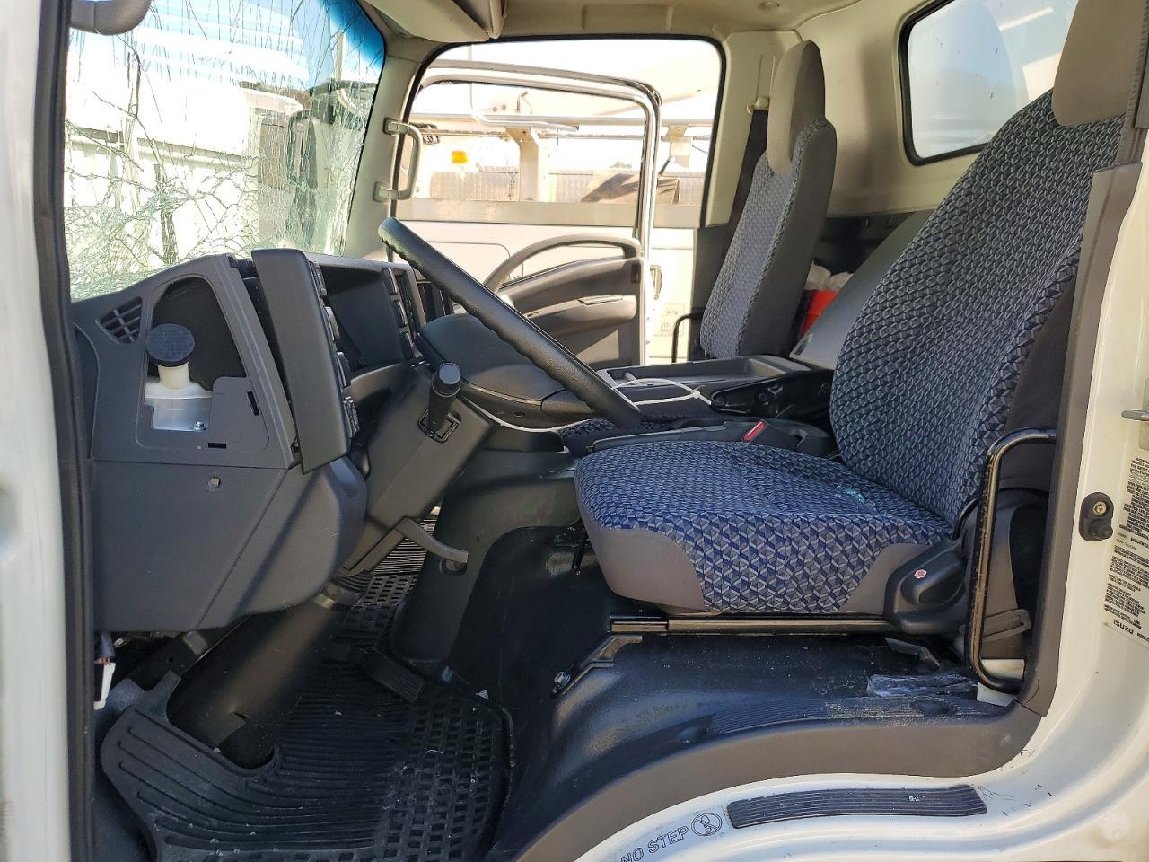 2023 Isuzu NPR HD BOX Truck