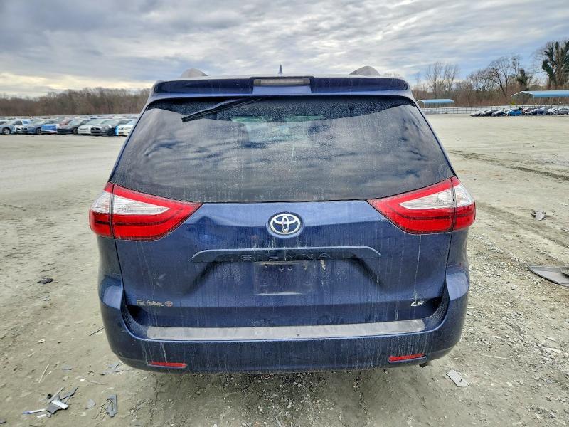 2018 Toyota Sienna le