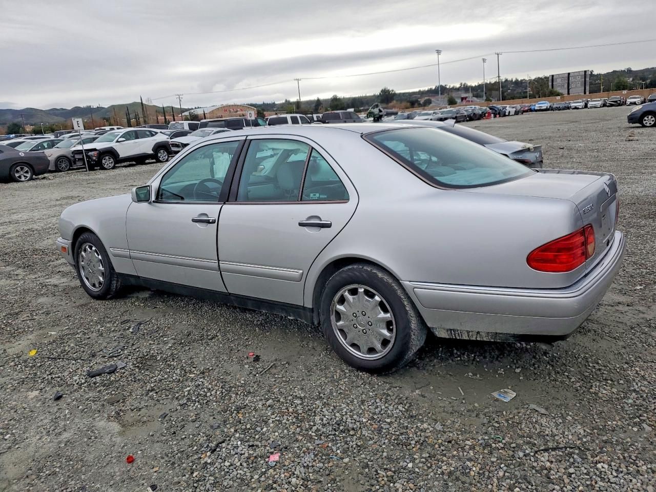 1999 Mercedes-Benz E 320