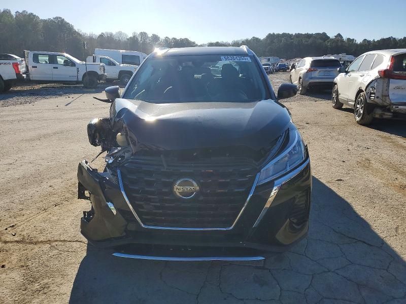 2021 Nissan Kicks sv