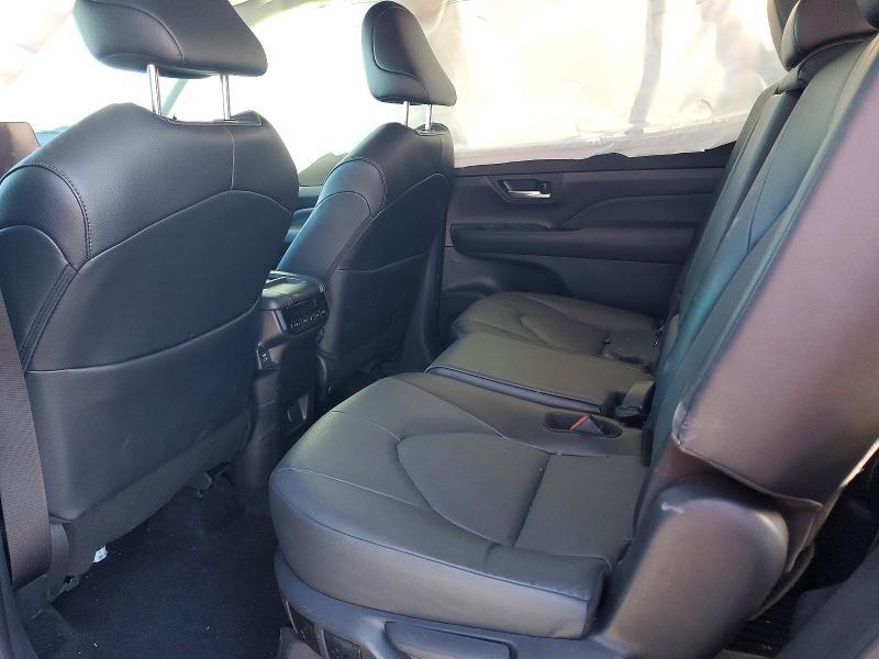 2025 Toyota Grand Highlander le