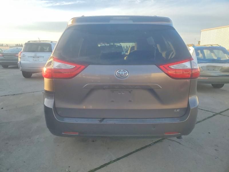 2015 Toyota Sienna le