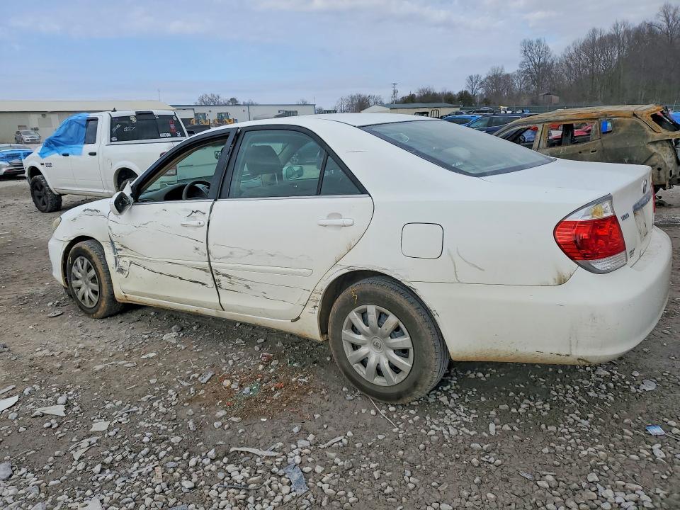 2005 Toyota Camry le