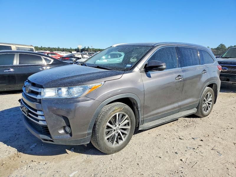 2019 Toyota Highlander se