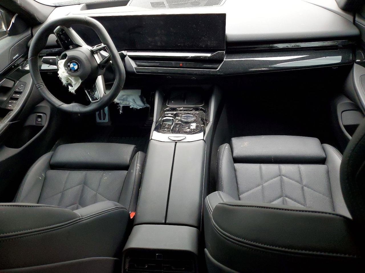 2024 BMW 530 i