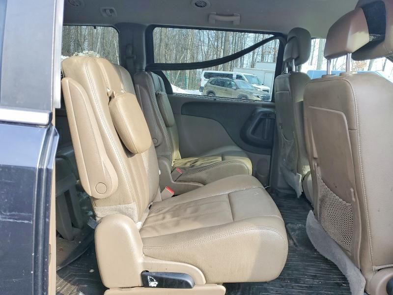 2015 Chrysler Town & Country Touring