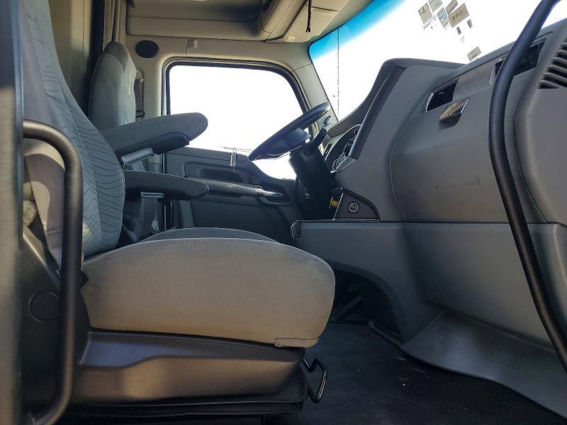 2019 Kenworth T680 Semi Truck