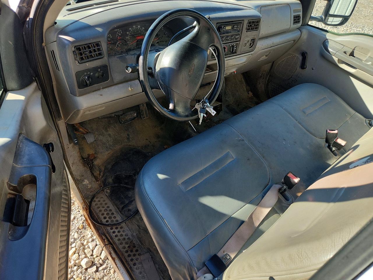 2001 Ford F350 Super Duty Dump Truck