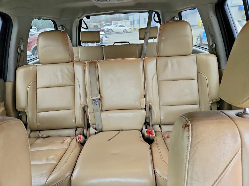 2013 Nissan Armada sv
