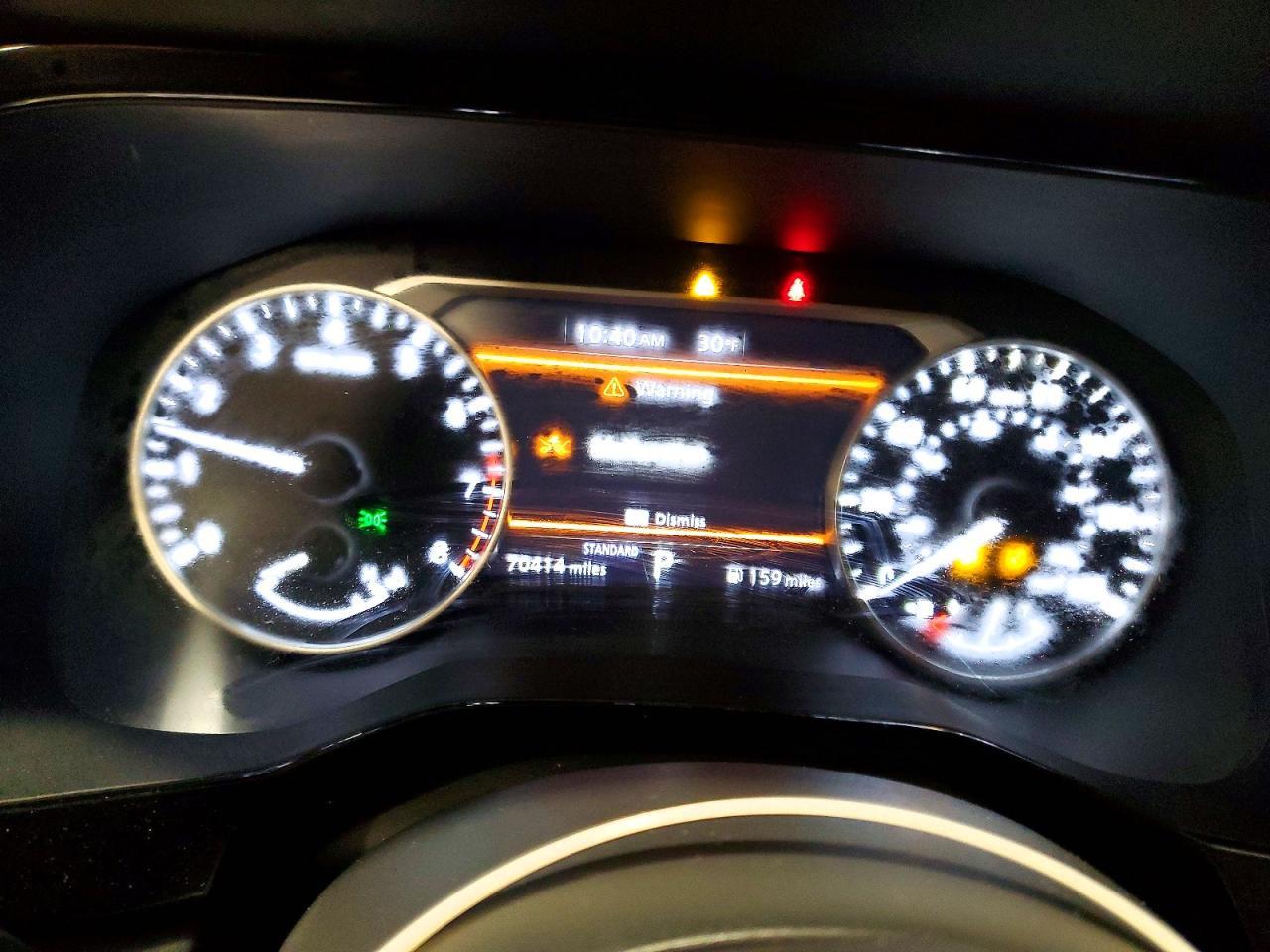2022 Nissan Pathfinder sv