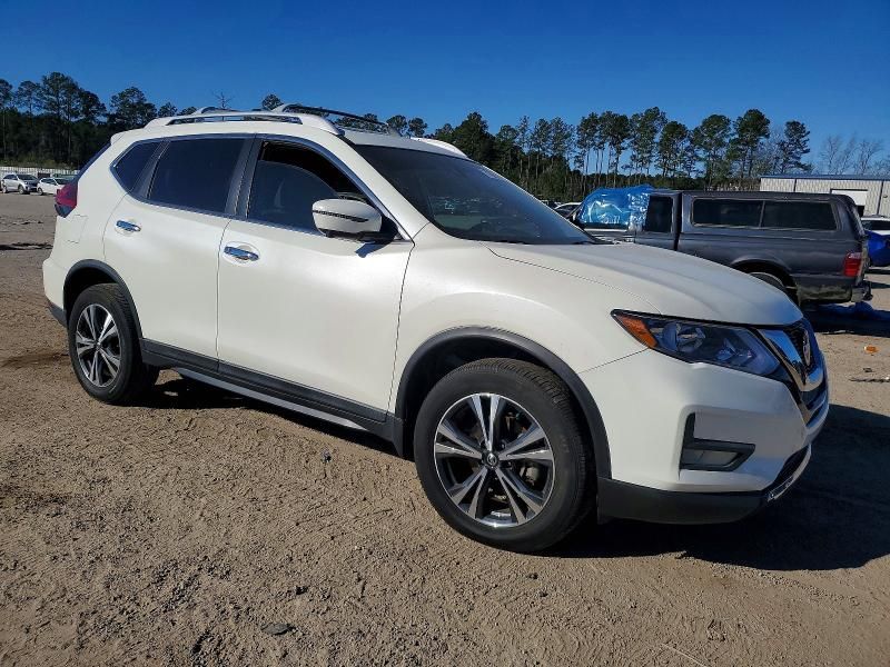 2020 Nissan Rogue sv
