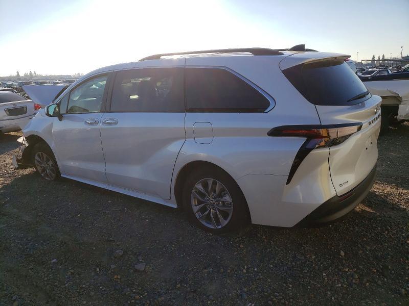 2025 Toyota Sienna xle 8-passenger