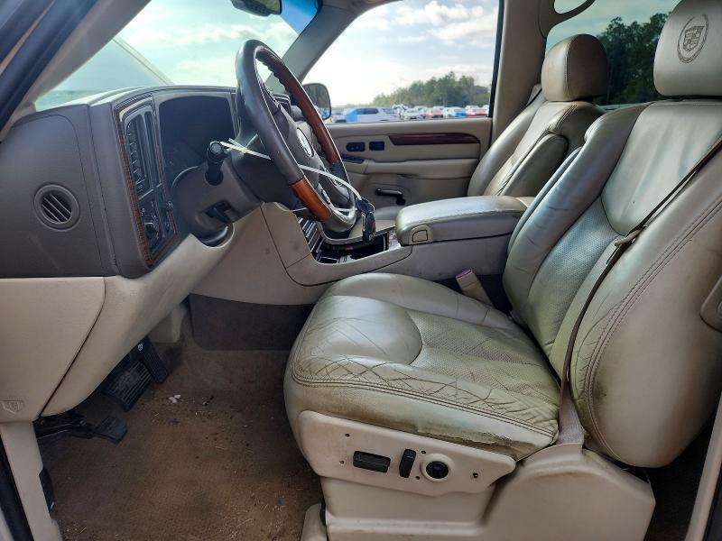 2004 Cadillac Escalade Luxury
