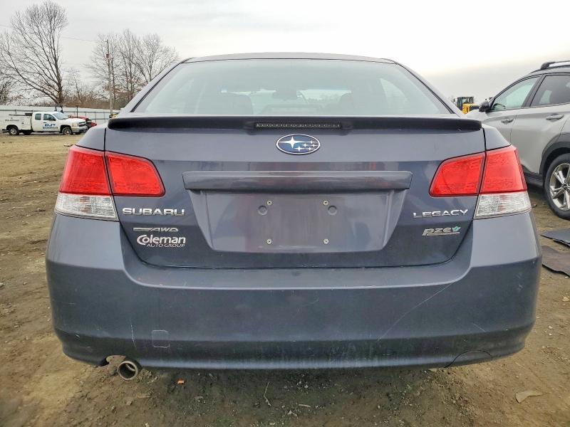 2010 Subaru Legacy 2.5i Premium