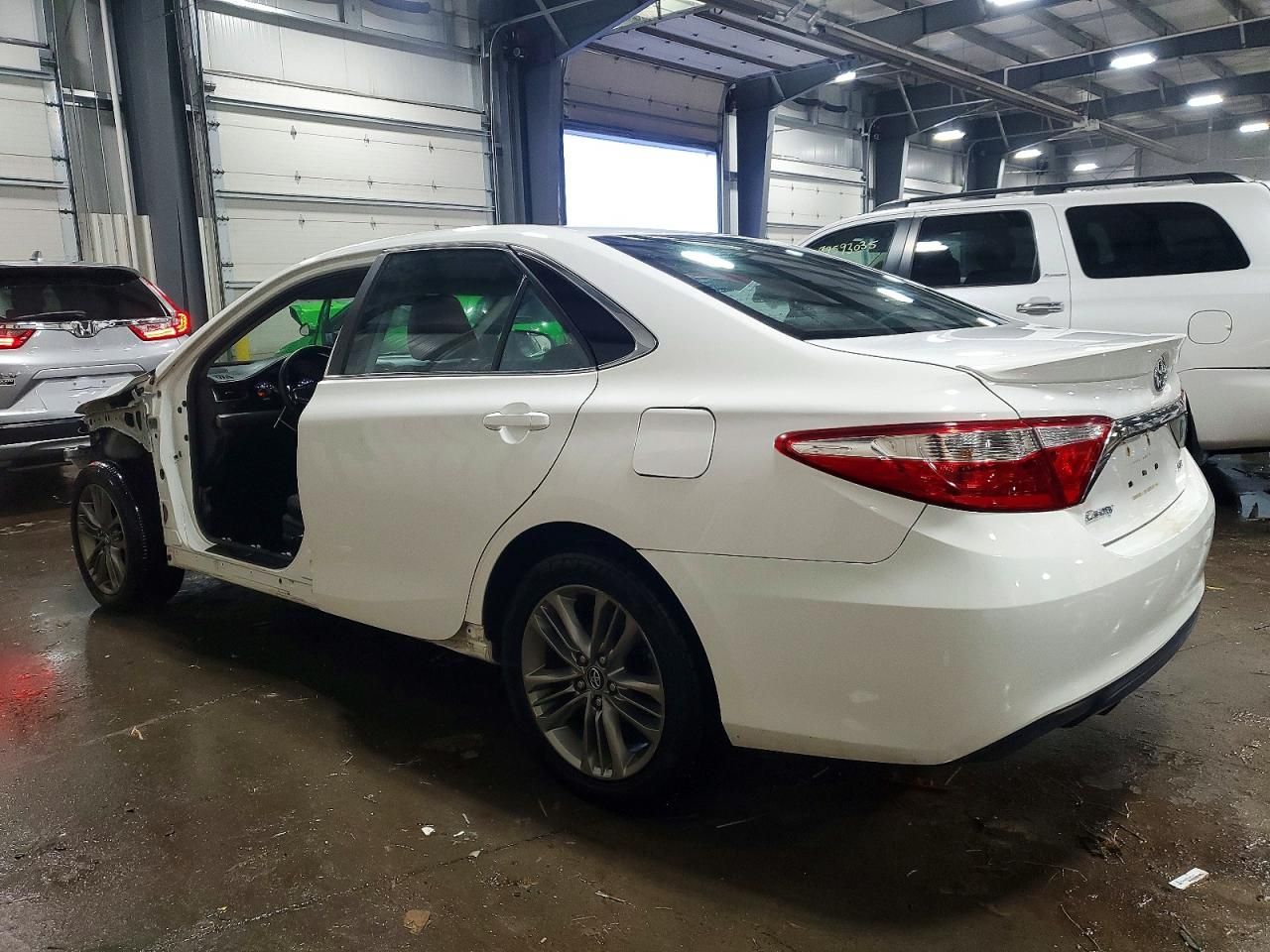 2016 Toyota Camry le