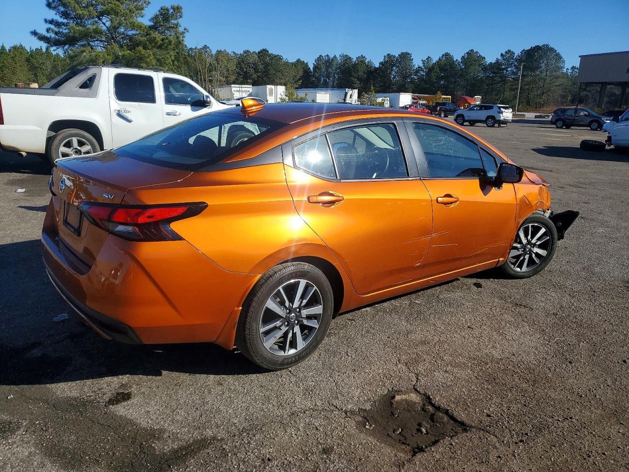 2020 Nissan Versa sv