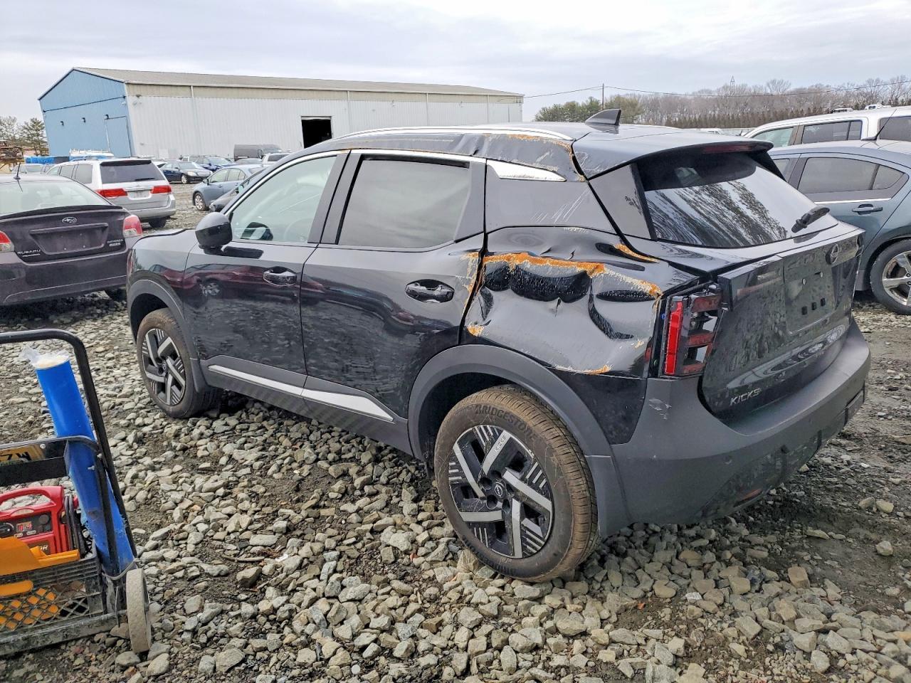 2025 Nissan Kicks sv