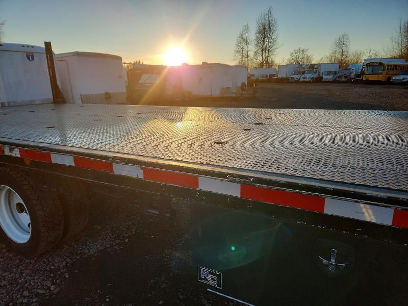 2017 Isuzu NRR Flatbed Truck