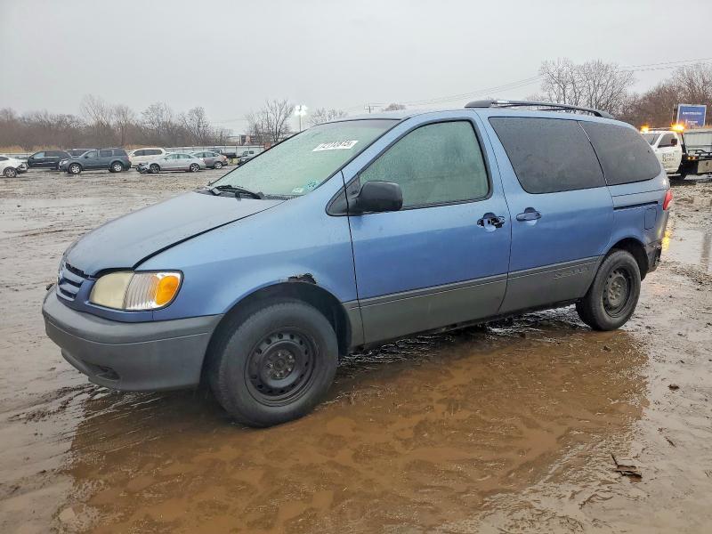2002 Toyota Sienna le