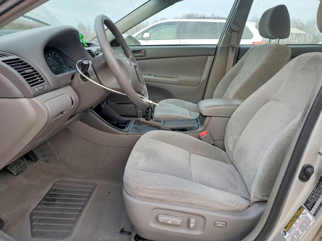 2004 Toyota Camry le