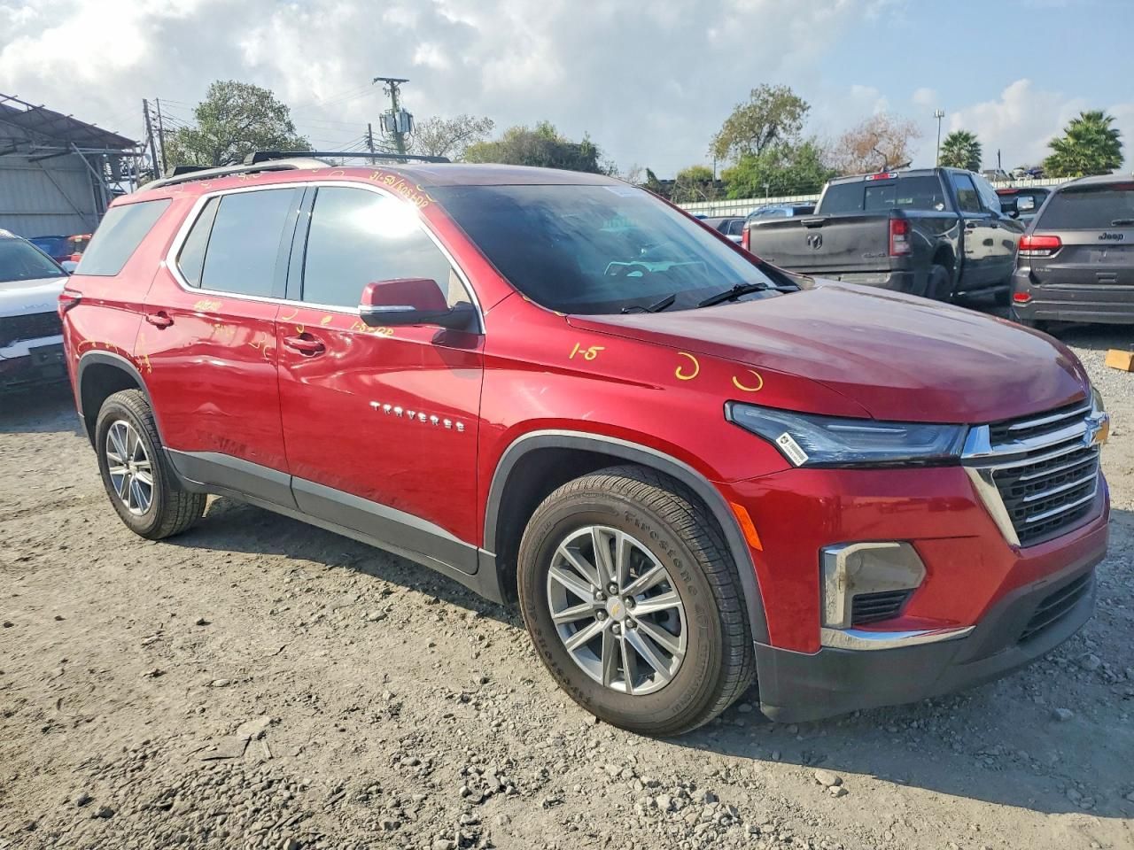 2023 Chevrolet Traverse lt