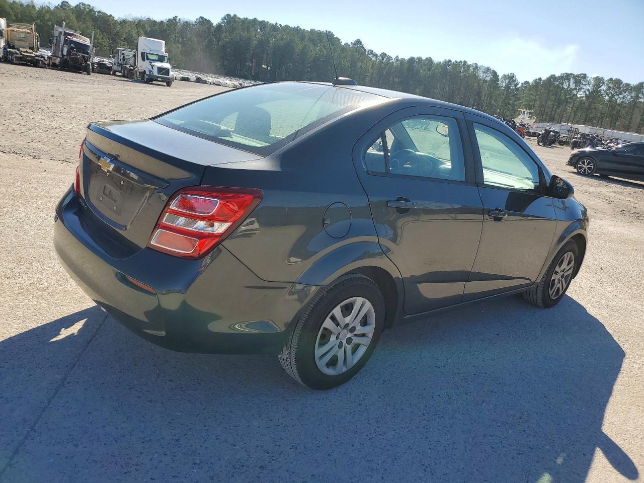 2017 Chevrolet Sonic ls
