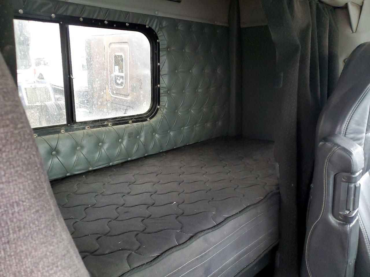 2015 Westenstar 2015 Western Star 4900 Semi Truck