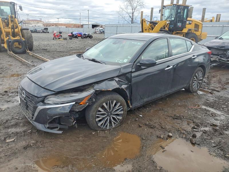 2023 Niss Altima sv