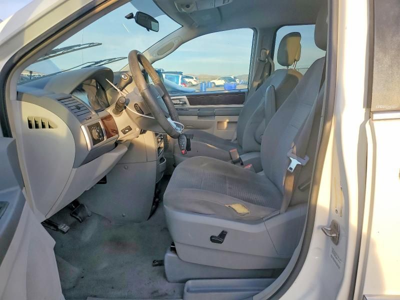 2010 Chrysler Town & Country Touring