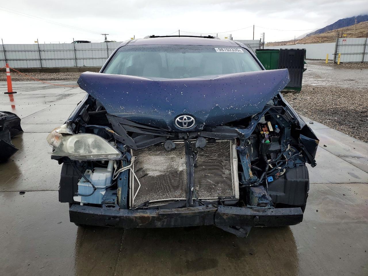 2012 Toyota Sienna le