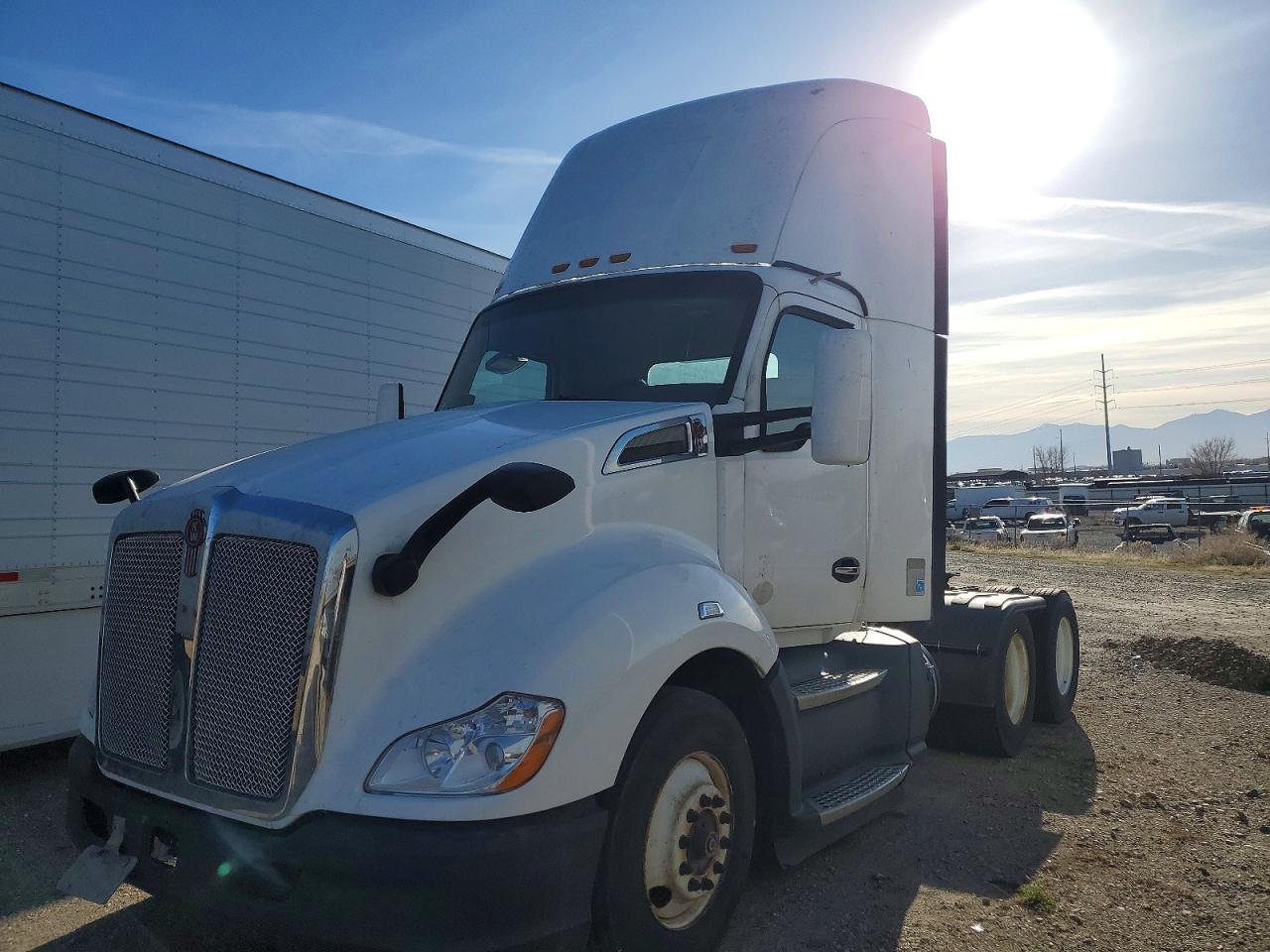 2020 Kenworth T680 Semi Truck