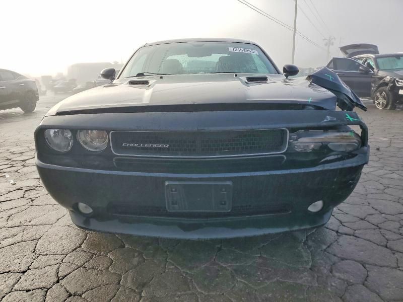 2012 Dodge Challenger sxt