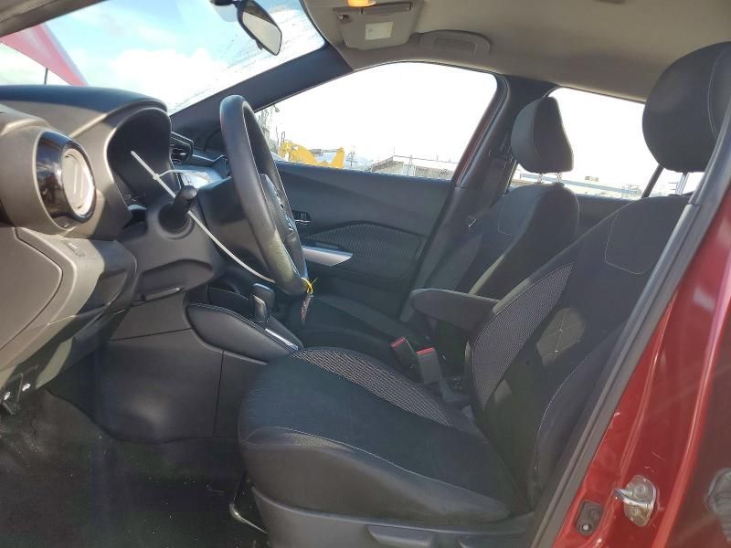2019 Nissan Kicks s
