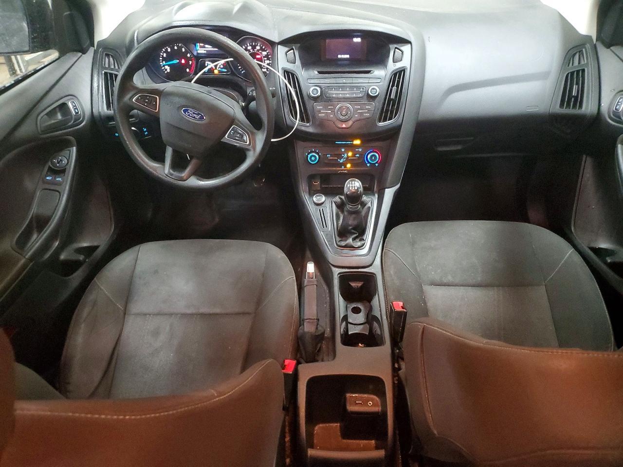 2015 Ford Focus s
