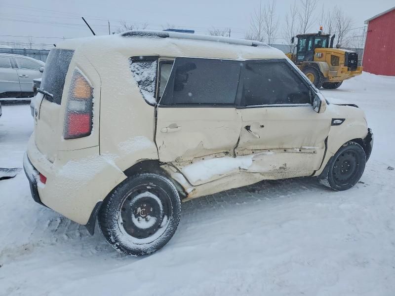 2011 KIA Soul +