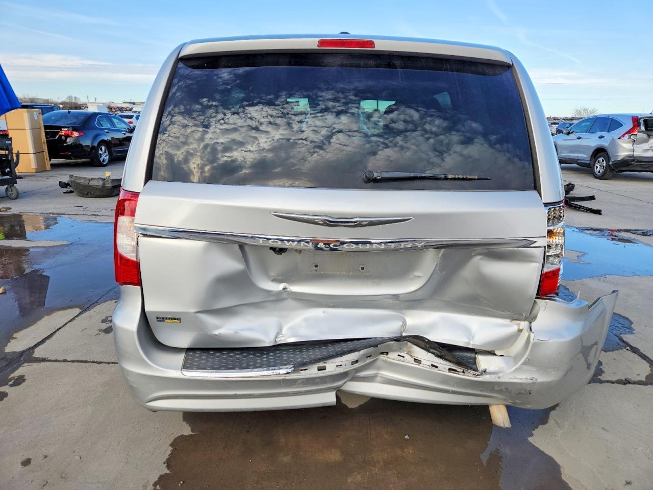2012 Chrysler Town & Country Touring