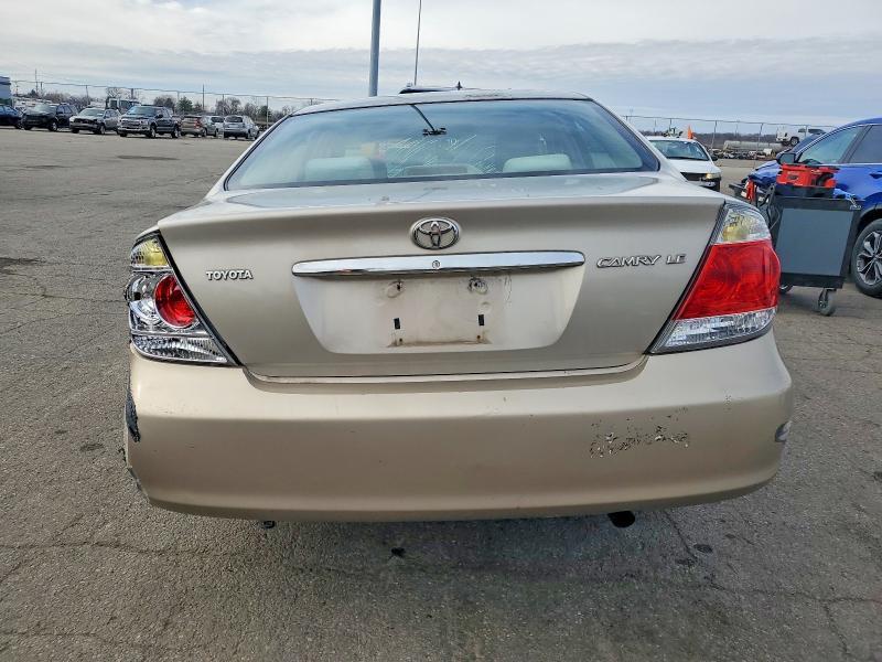 2005 Toyota Camry le