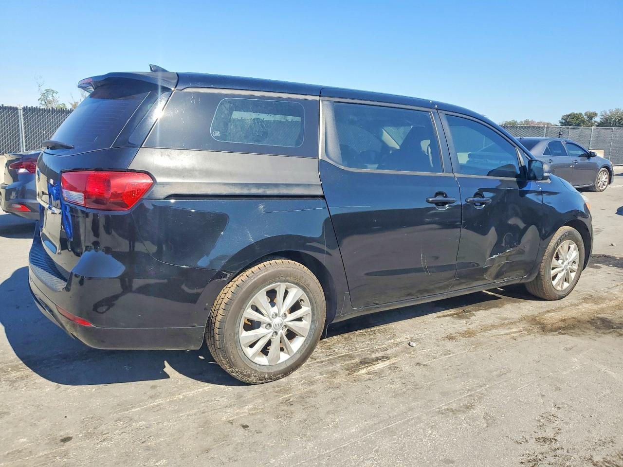 2017 KIA Sedona l