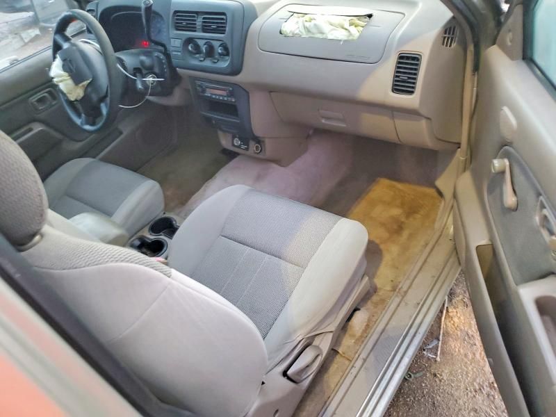 2001 Nissan Frontier King cab xe