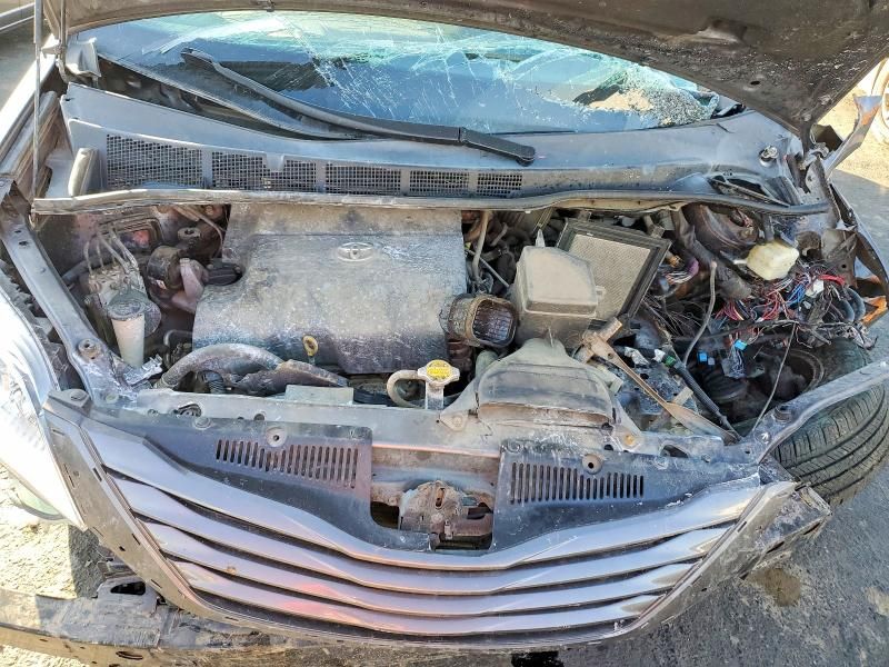 2016 Toyota Sienna le