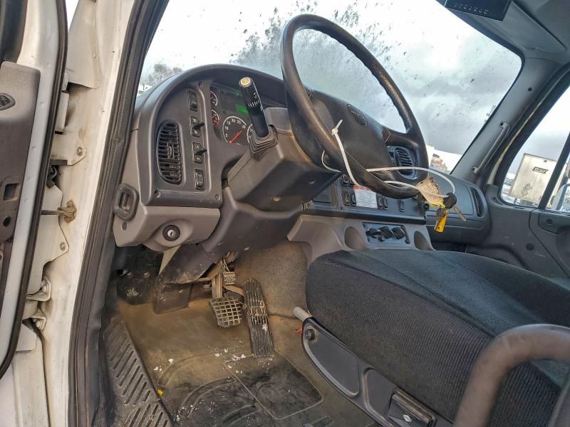 2017 Freightliner Business Class M2 Flatbed Truck