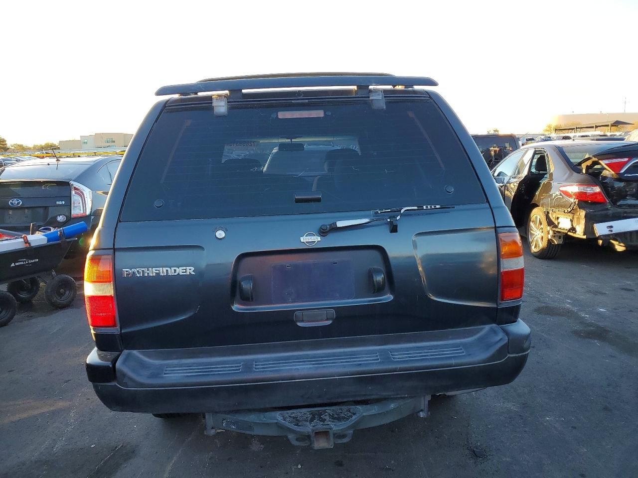 1997 Nissan Pathfinder xe