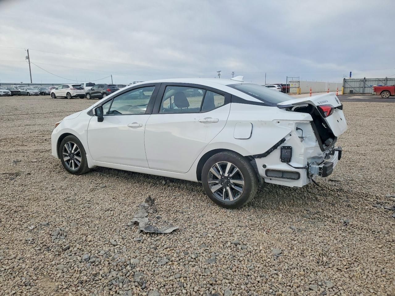 2025 Nissan Versa sv