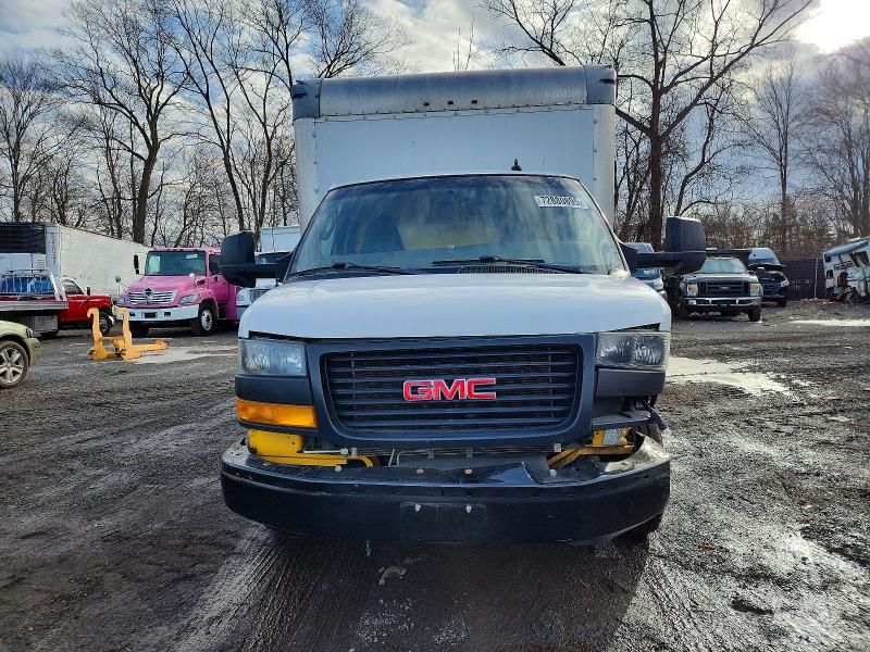 2018 GMC Savana Commercial cu