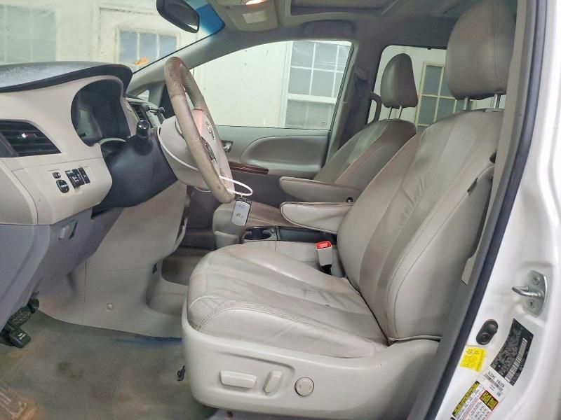 2011 Toyota Sienna xle