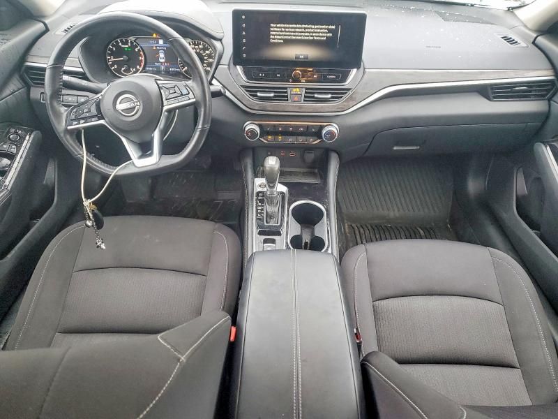 2023 Nissan Altima sv
